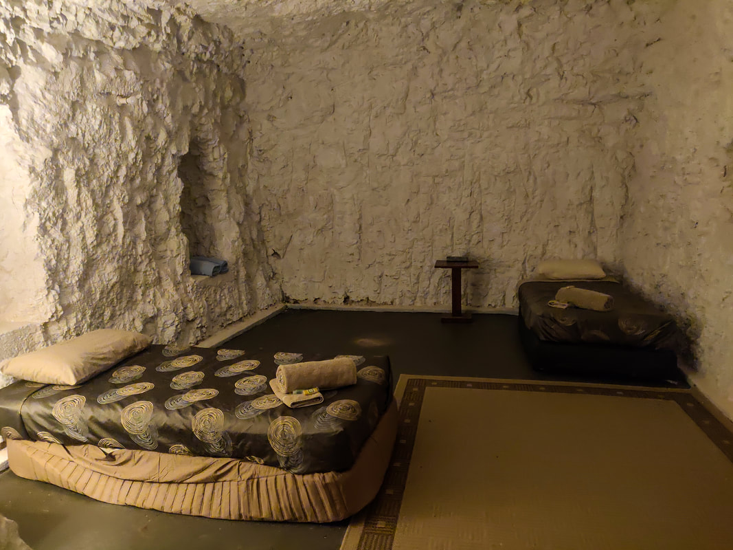 White Cliffs Underground Motel