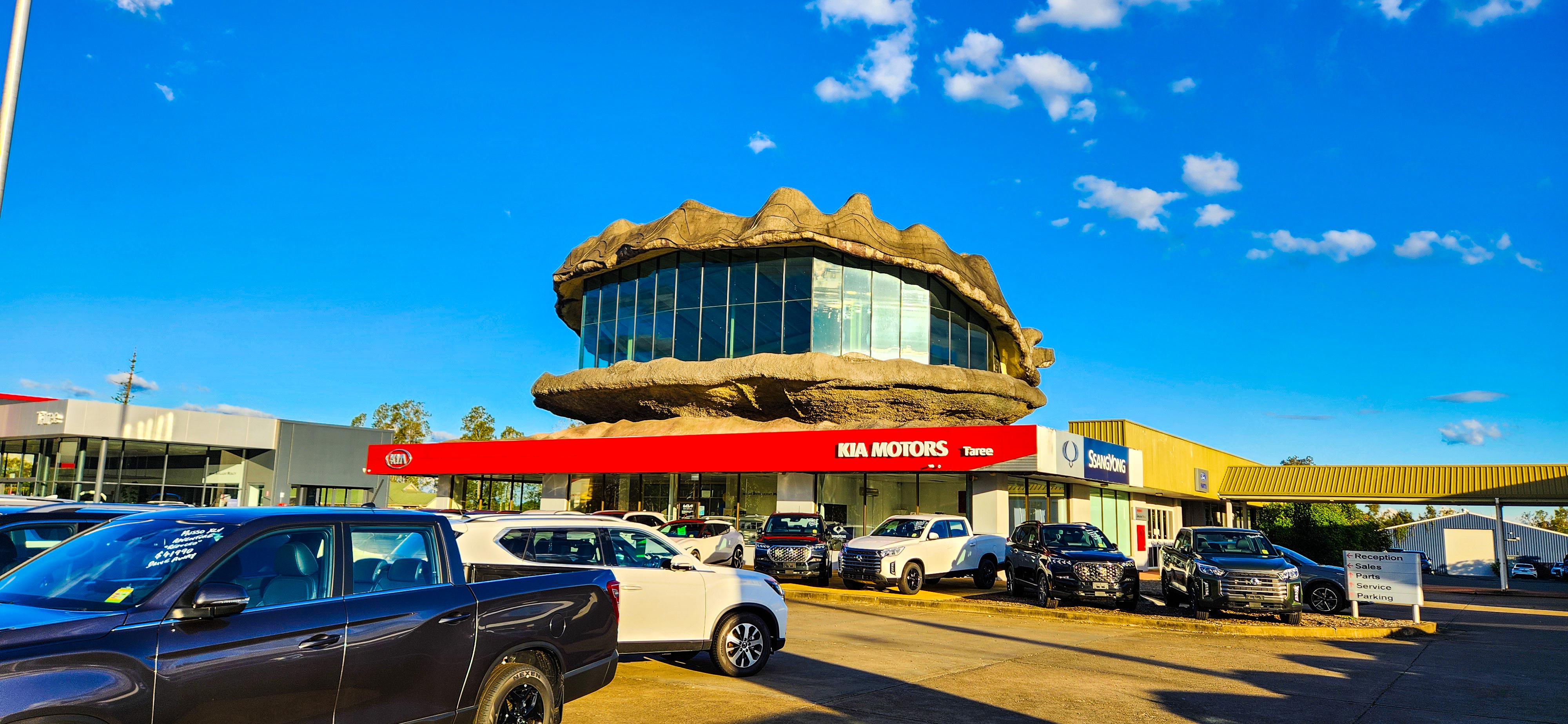The BIG Oyster atop Kia Motors in Taree
