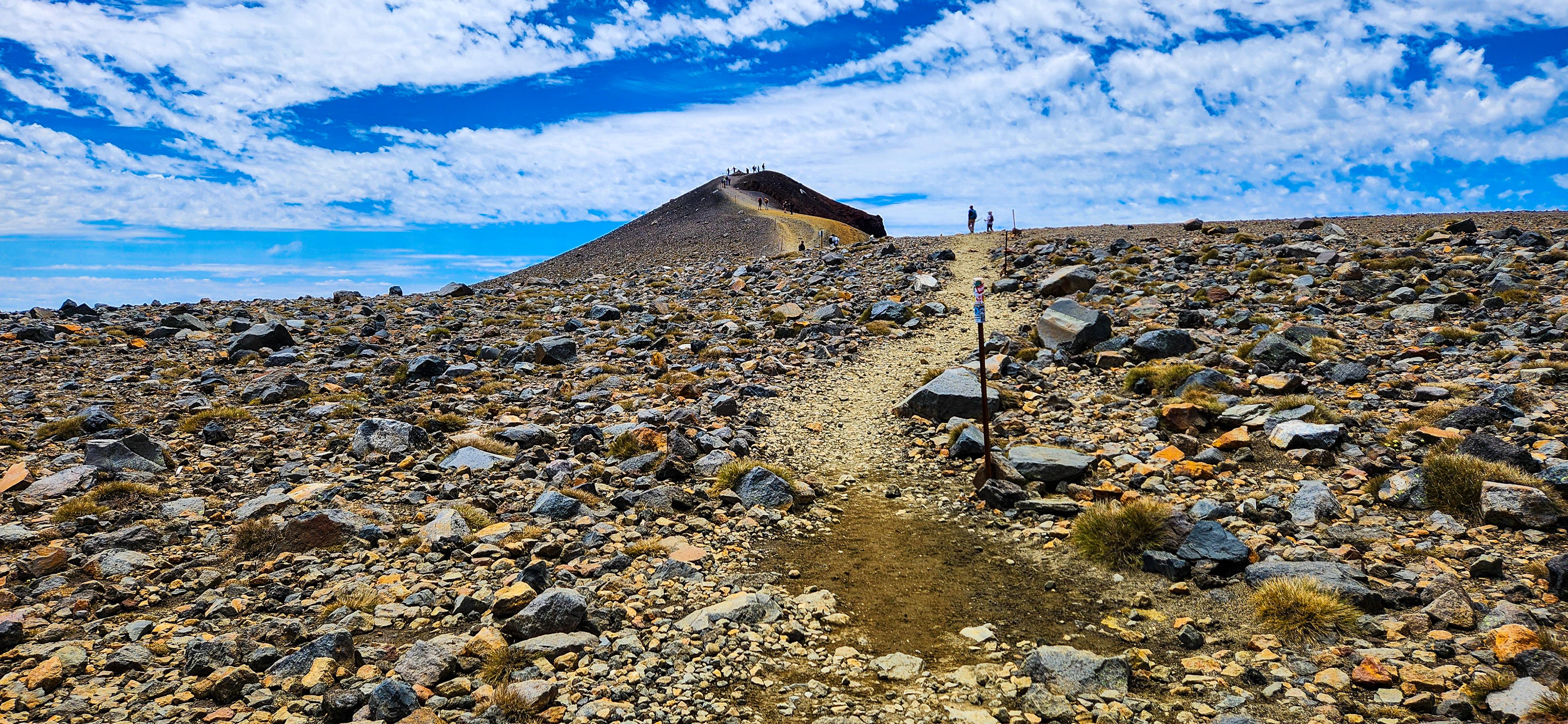 Steep ascent to Red Crater