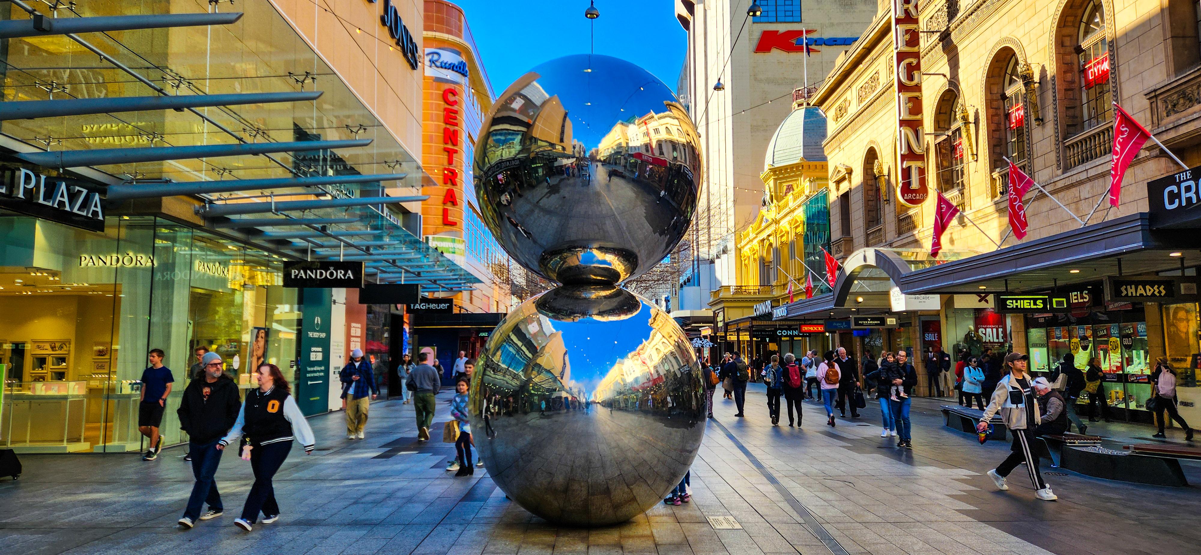 Mall's Balls