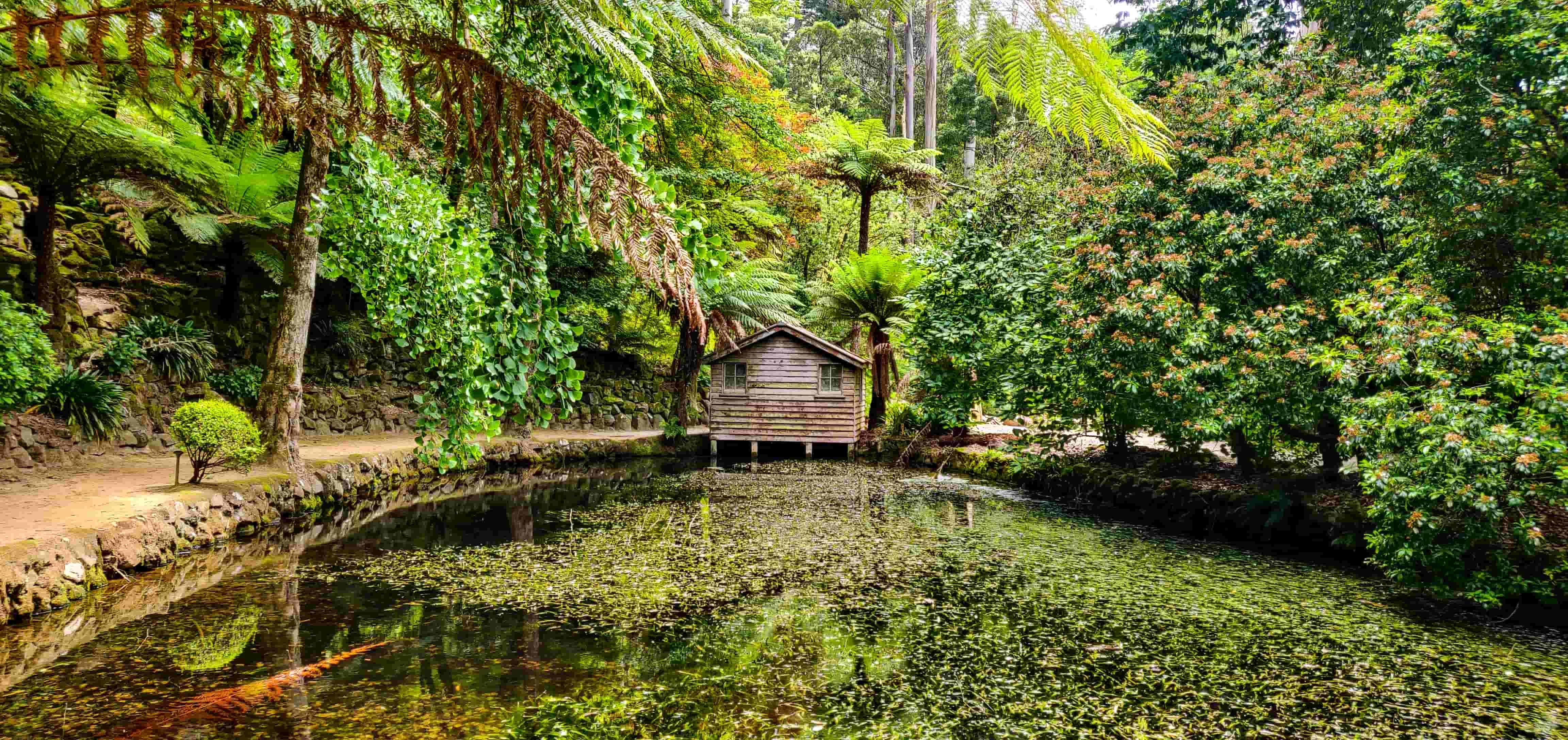 4.2. Alfred Nicholas Memorial Gardens Boathouse